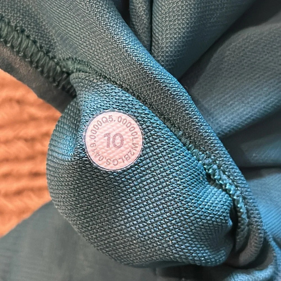 Lululemon sz 10  Ebb to Train Bra Laguna great pre owned condition - Picture 9 of 13